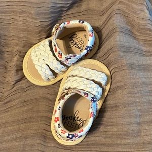 Monkey Feet sandals~Baby 6-12 m